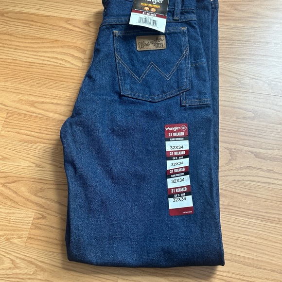 Wrangler FR 31 Relaxed Fit Flame Resistant Jeans Men 32x34 FR31MWZ New Denim - Picture 2 of 12